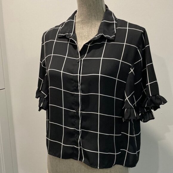 Black White Plaid Button Down Ruffle Sleeve Blouse SZ Medium - Picture 6 of 14